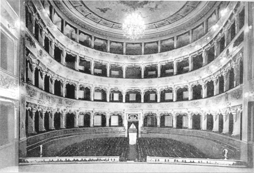 Il Teatro Comunale di Teramo (vista interna)