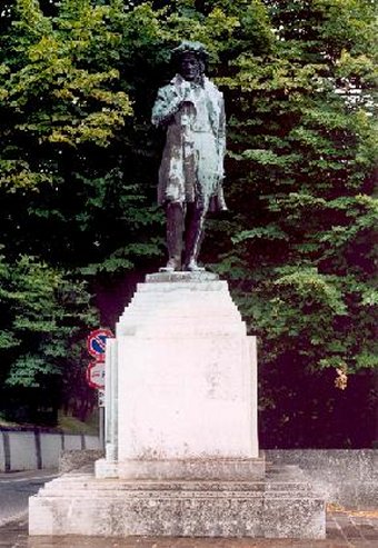 Il monumento a Melchiorre Delfico a San Marino come appare oggi (2005)