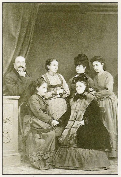 Francesco Rozzi con la moglie e le figlie