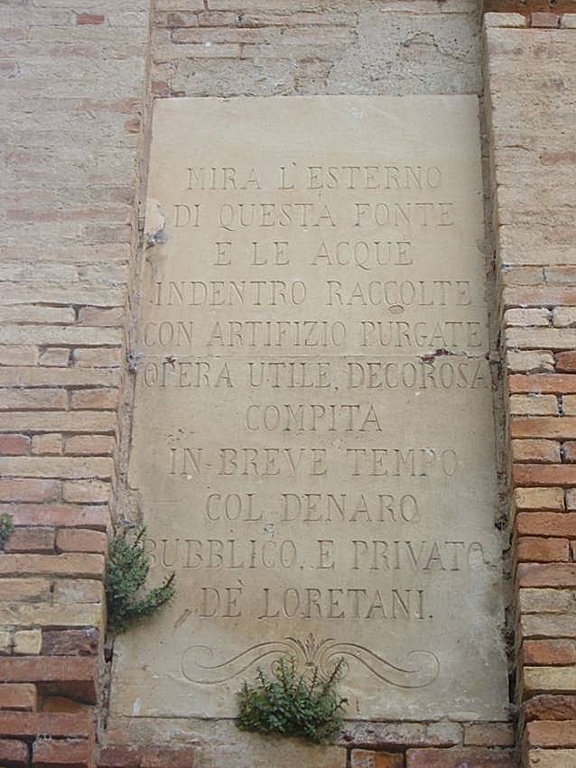Particolare  delle targhe celebrative della Fonte Grande