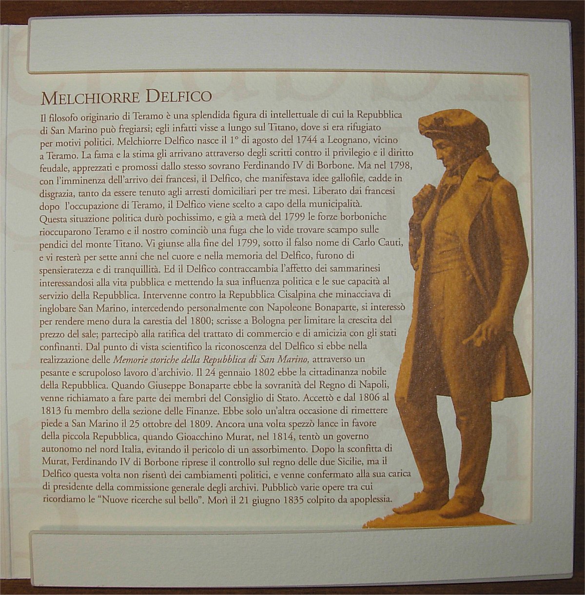 Il cofanetto all'interno con biografia di Melchiorre Delfico